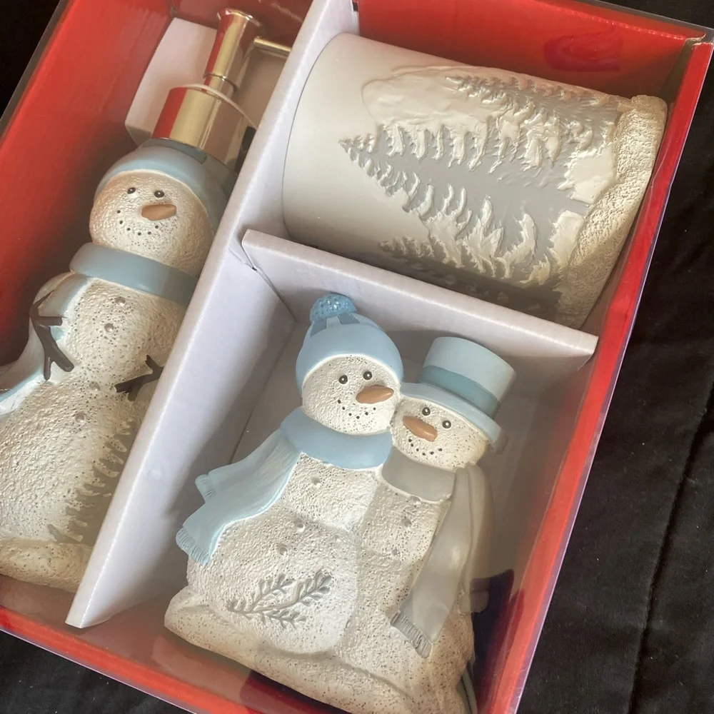 NEW Holiday 3 piece bath accessories set